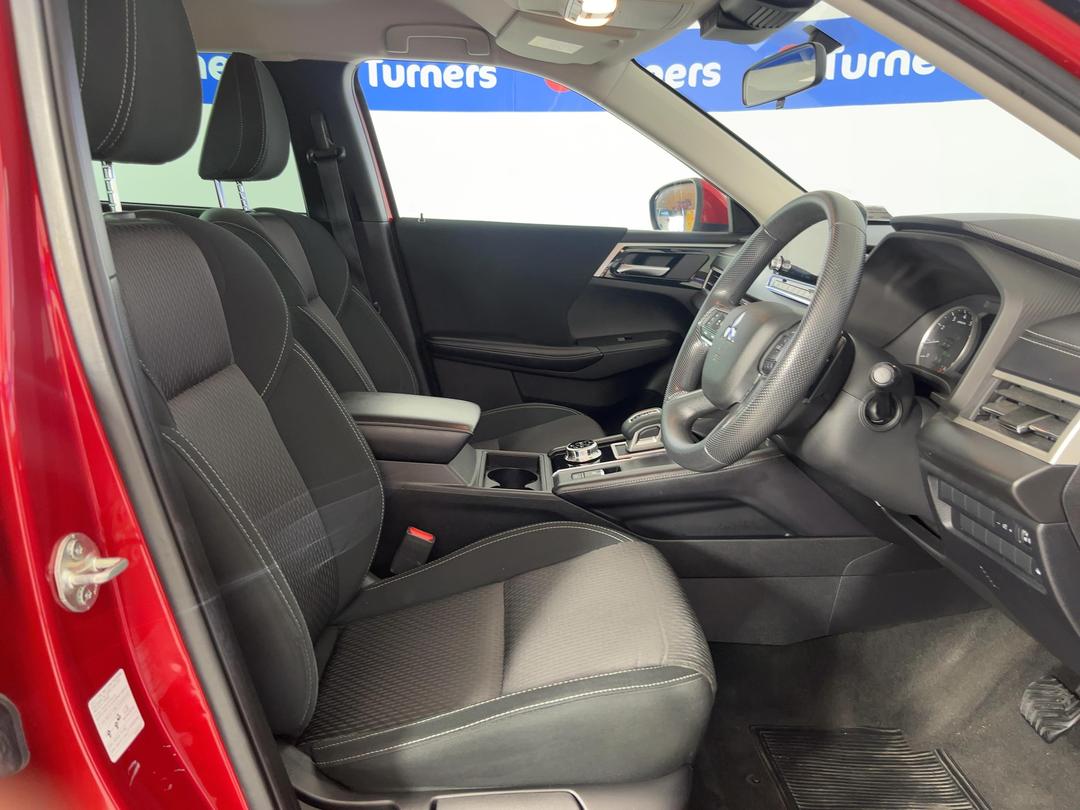 Photo '16' of Mitsubishi Outlander