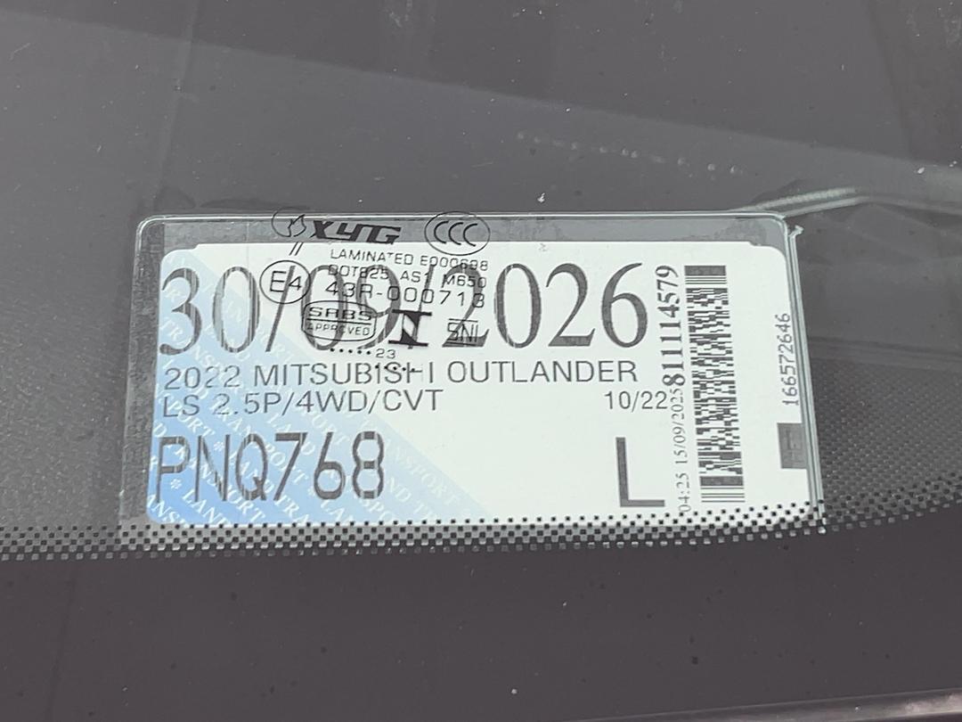 Photo '33' of Mitsubishi Outlander