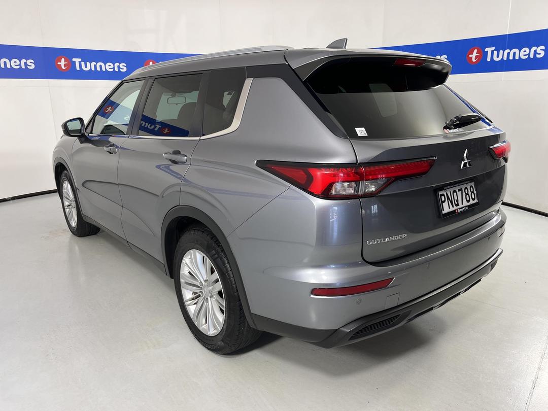 Photo '5' of Mitsubishi Outlander