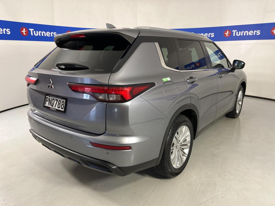 Photo '7' of Mitsubishi Outlander