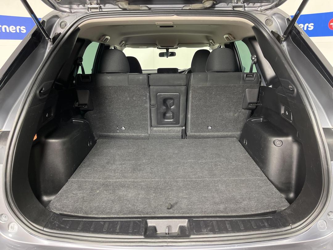 Photo '14' of Mitsubishi Outlander