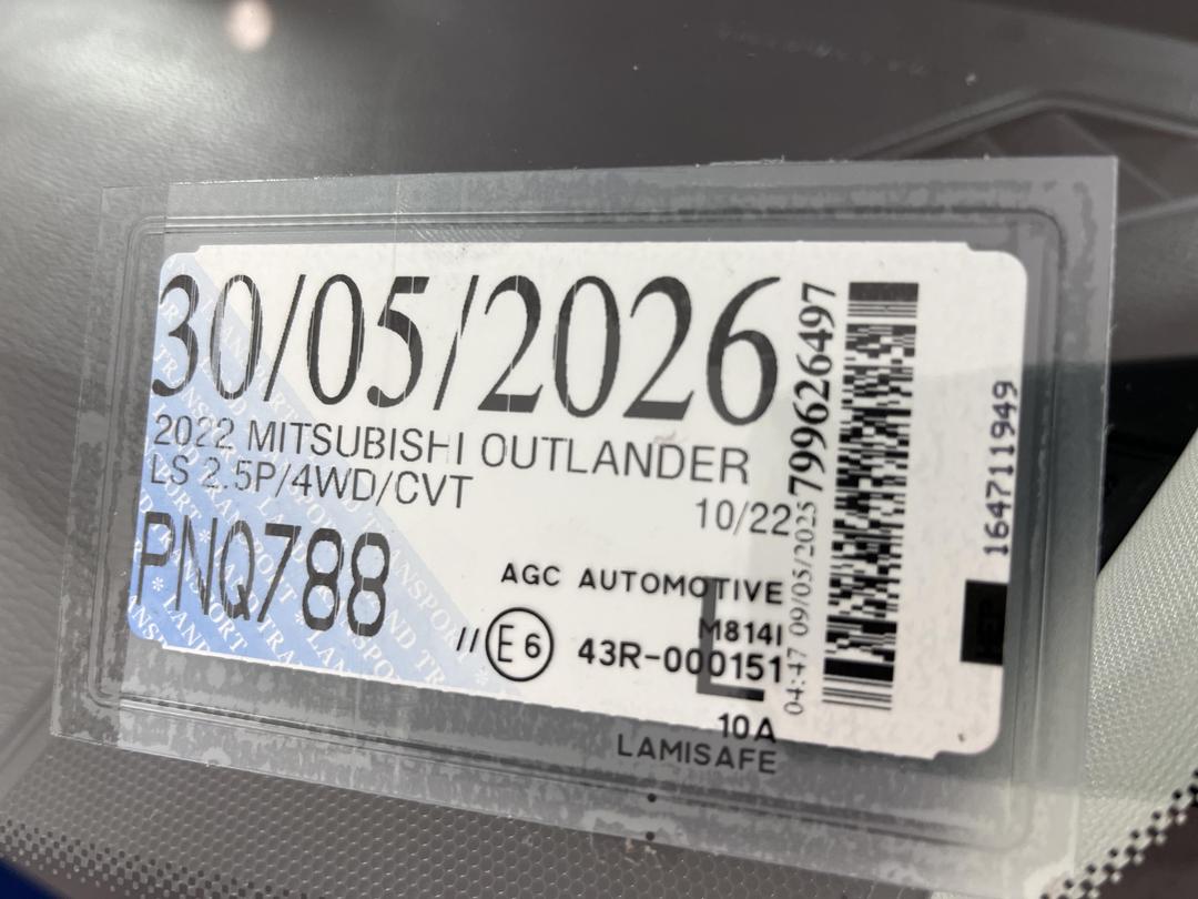 Photo '24' of Mitsubishi Outlander
