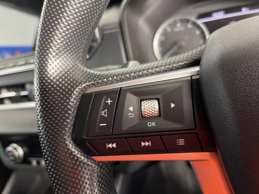 Photo '25' of Mitsubishi Outlander