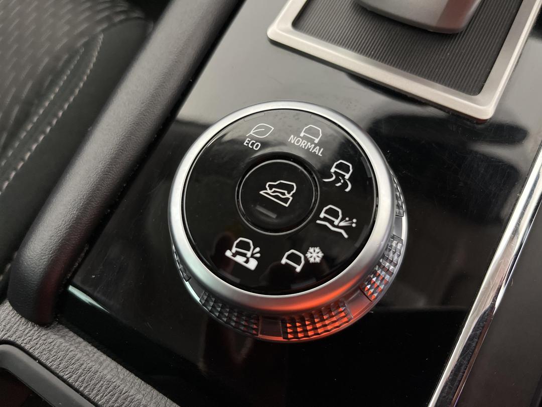 Photo '27' of Mitsubishi Outlander