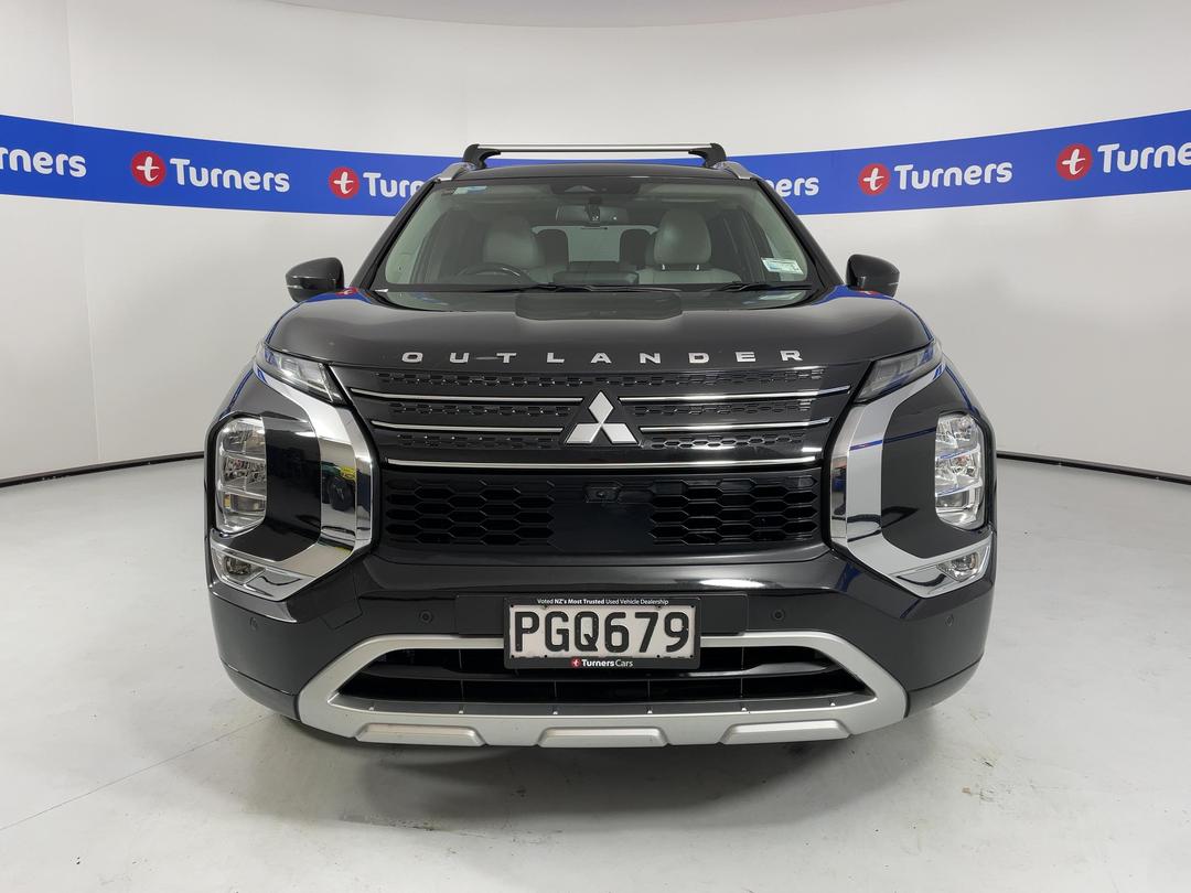 Photo '2' of Mitsubishi Outlander