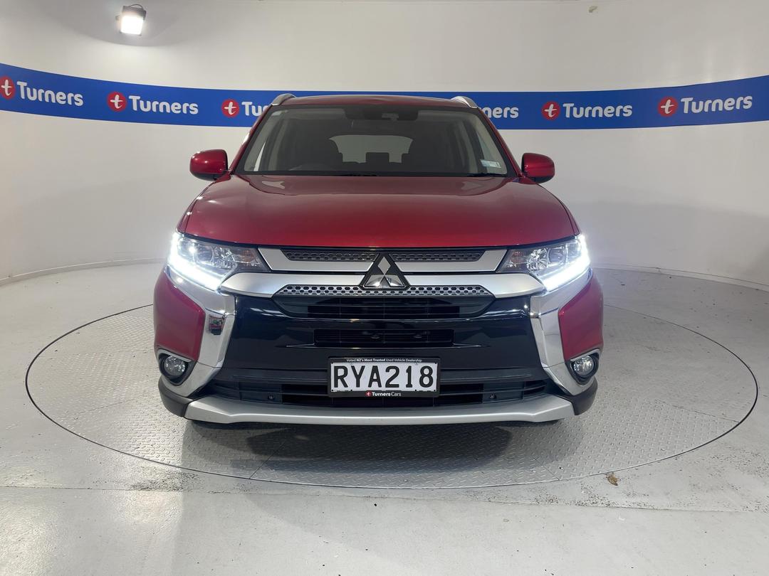 Photo '2' of Mitsubishi Outlander