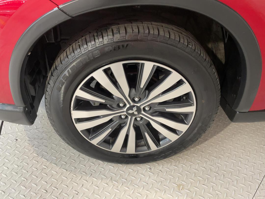 Photo '10' of Mitsubishi Outlander