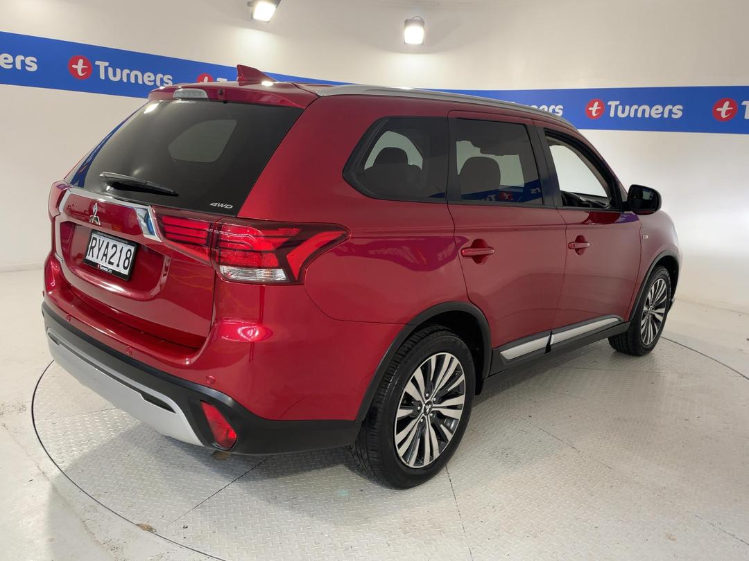 Photo '7' of Mitsubishi Outlander