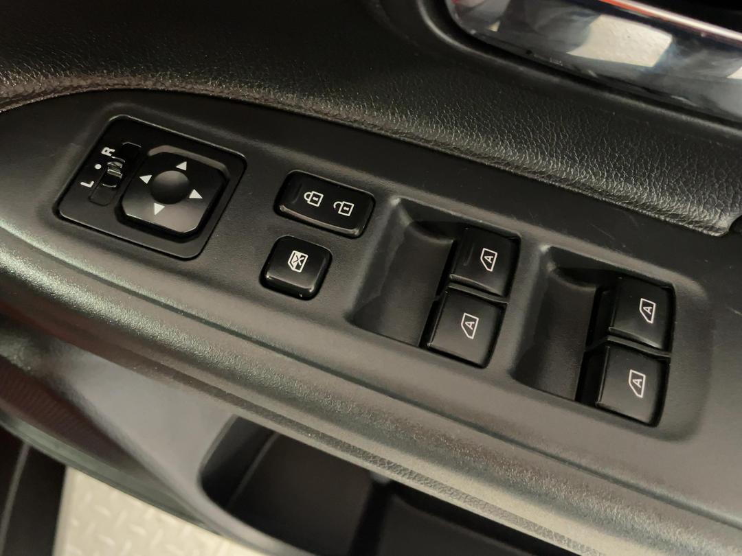 Photo '24' of Mitsubishi Outlander