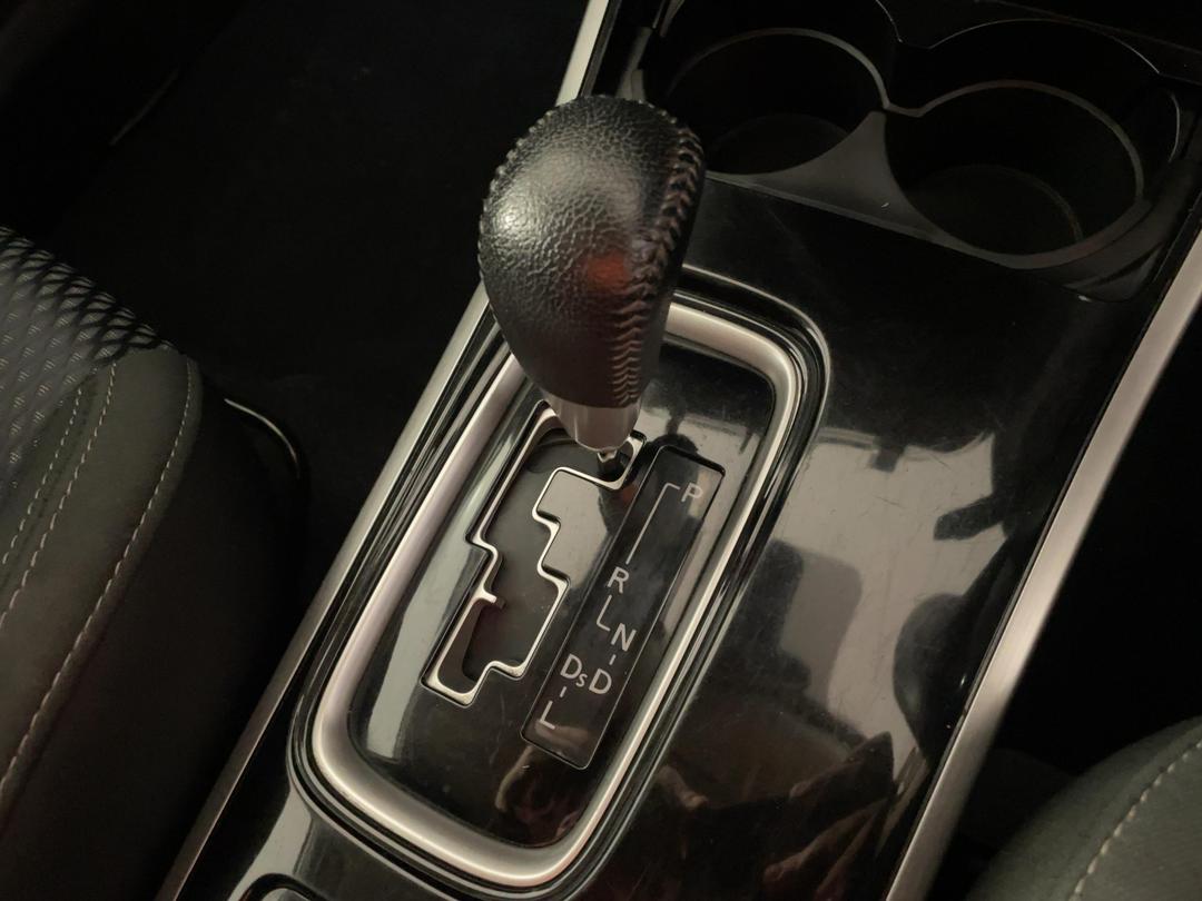 Photo '32' of Mitsubishi Outlander