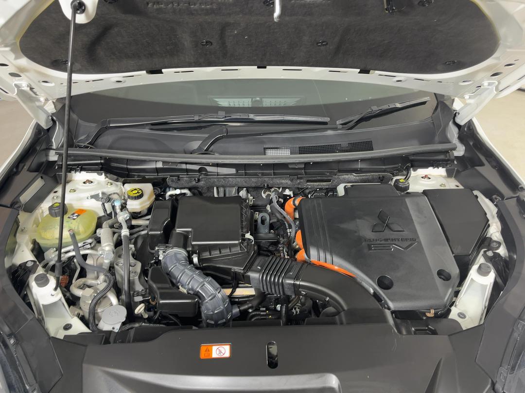 Photo '13' of Mitsubishi Outlander