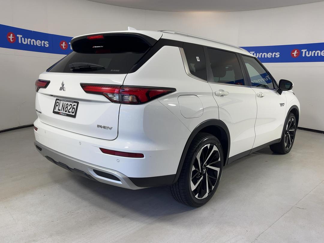 Photo '7' of Mitsubishi Outlander