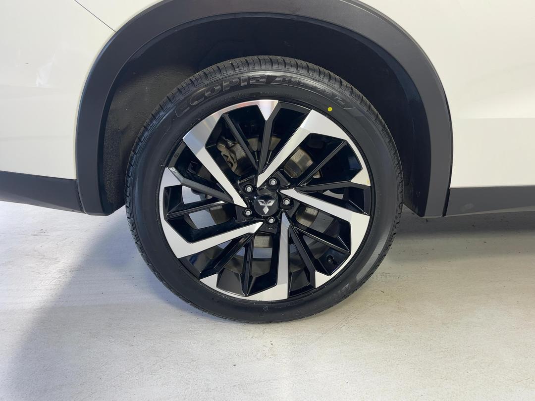 Photo '12' of Mitsubishi Outlander