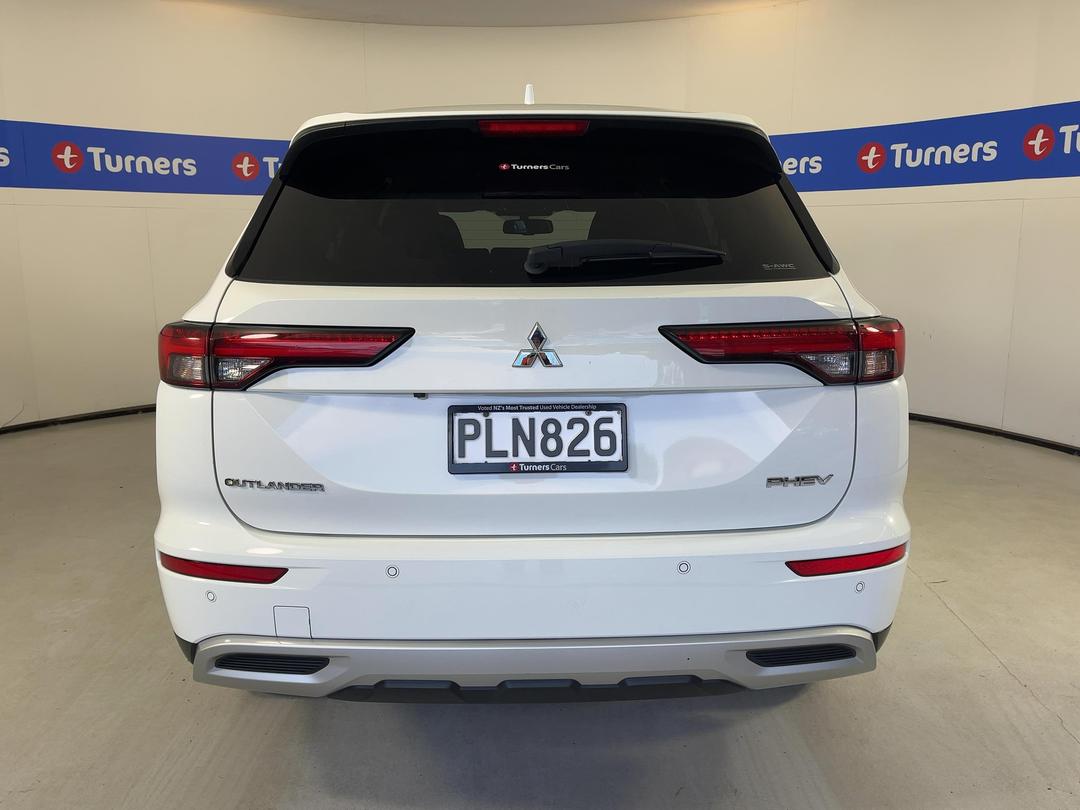 Photo '6' of Mitsubishi Outlander