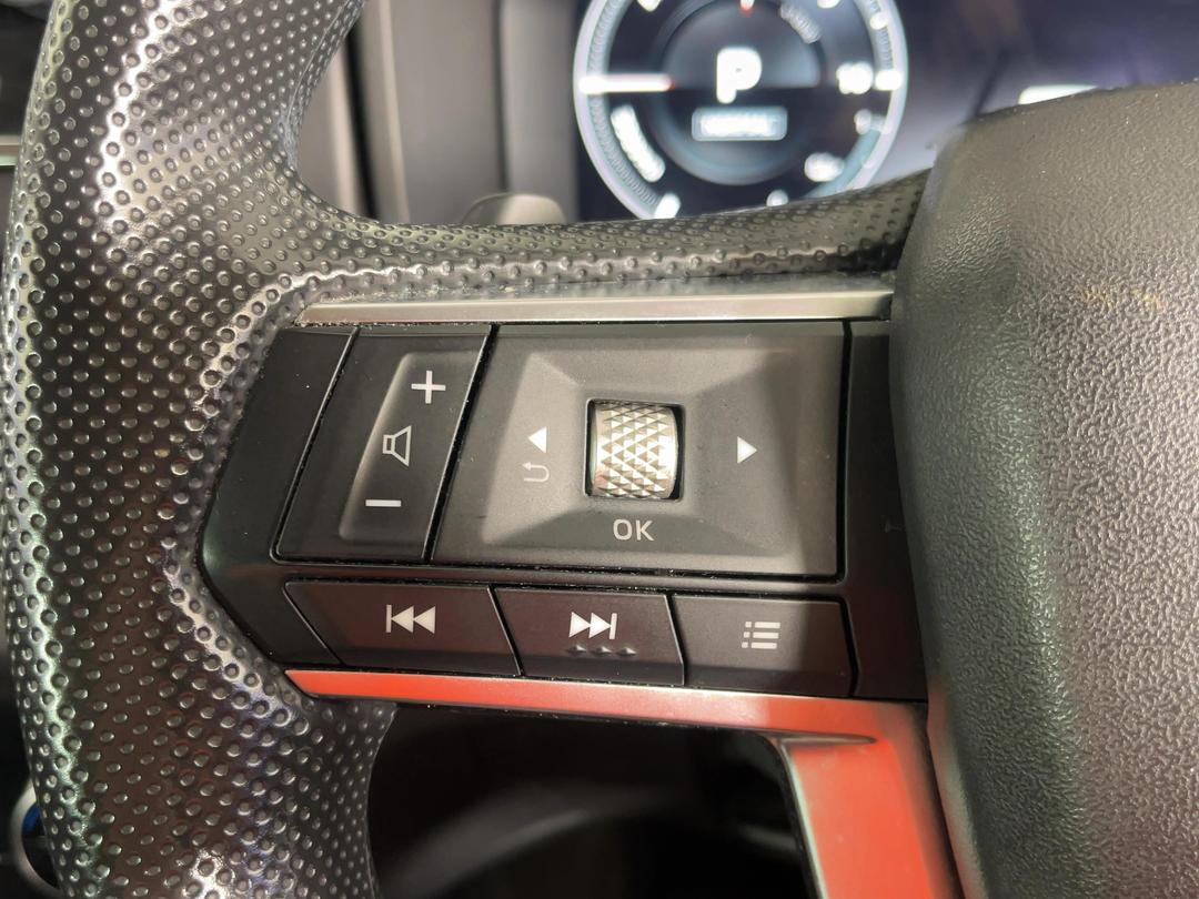 Photo '24' of Mitsubishi Outlander