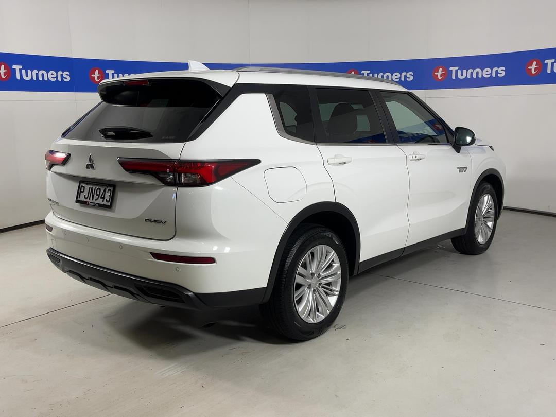 Photo '7' of Mitsubishi Outlander