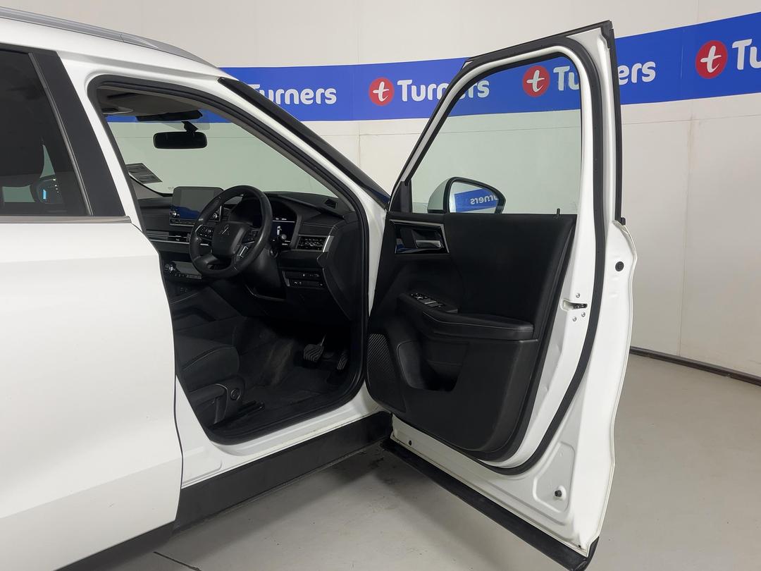 Photo '15' of Mitsubishi Outlander