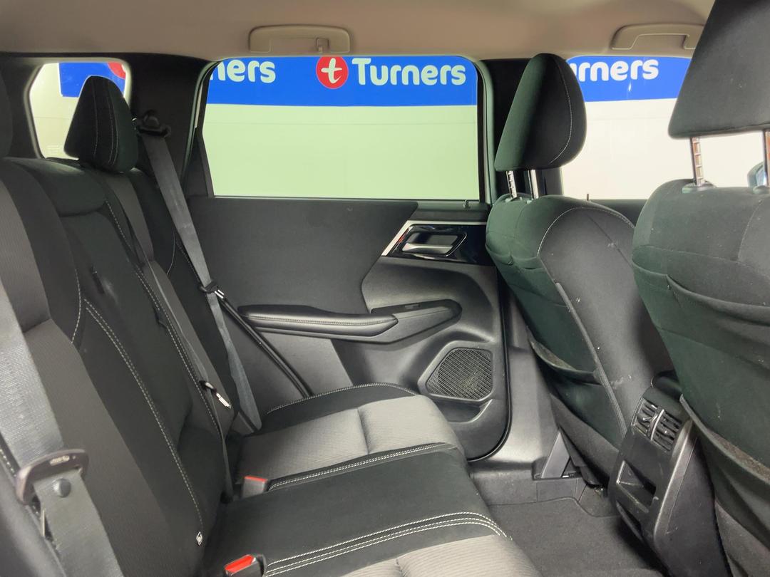 Photo '20' of Mitsubishi Outlander