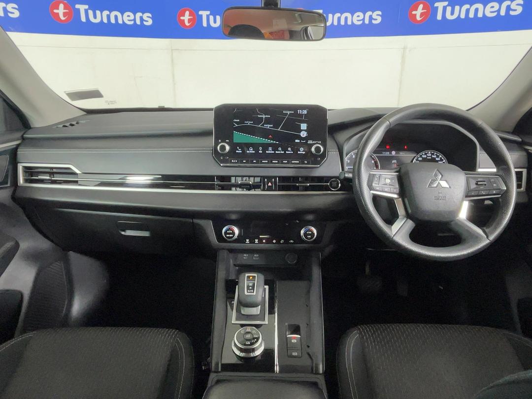 Photo '17' of Mitsubishi Outlander
