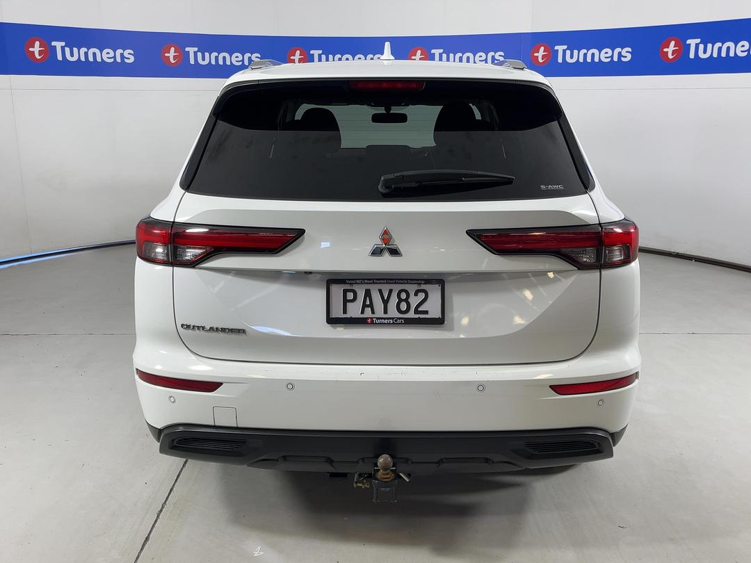 Photo '6' of Mitsubishi Outlander