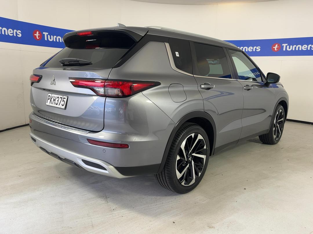 Photo '7' of Mitsubishi Outlander