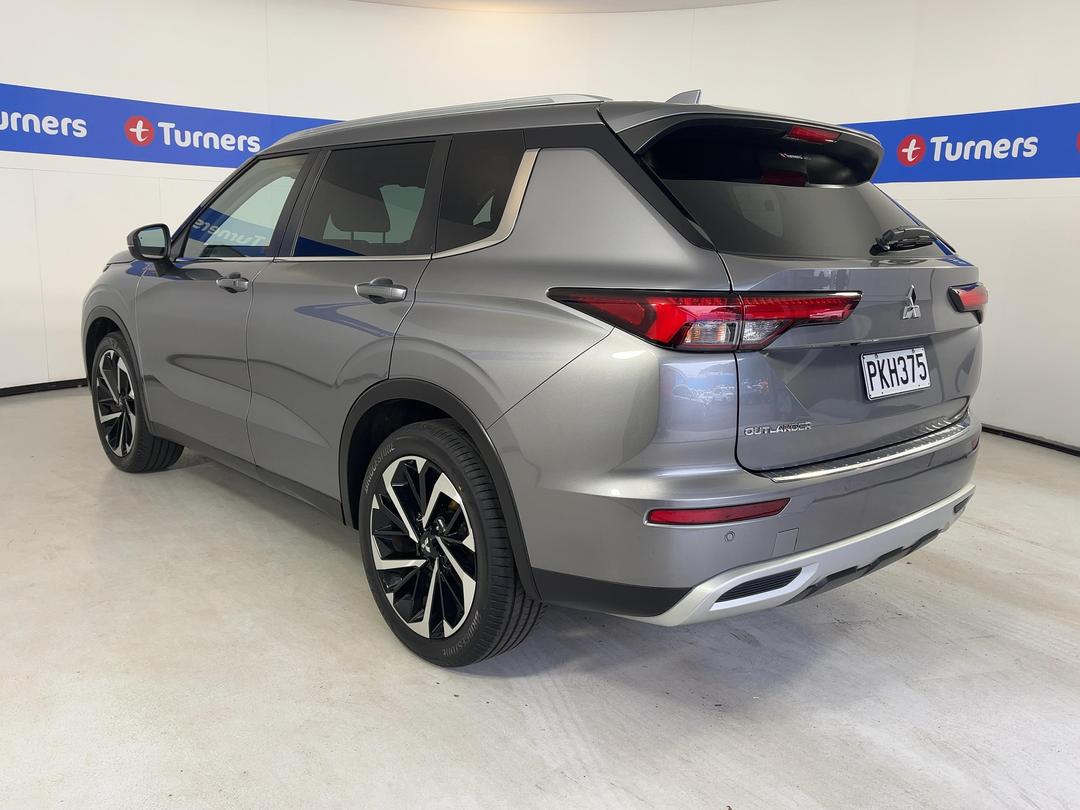 Photo '5' of Mitsubishi Outlander