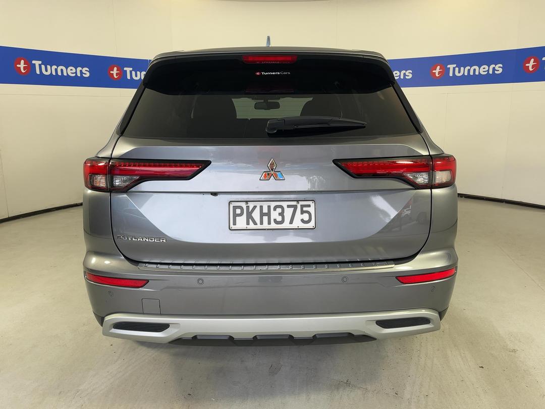 Photo '6' of Mitsubishi Outlander