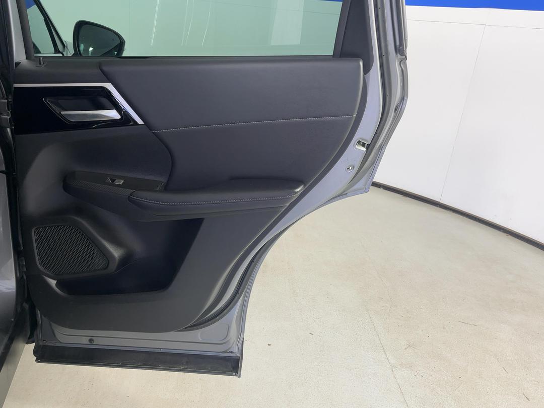Photo '19' of Mitsubishi Outlander