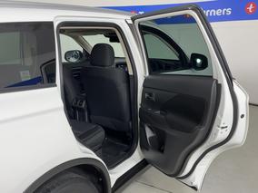 Photo '19' of Mitsubishi Outlander