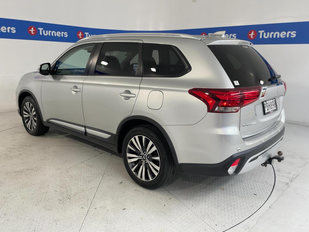 Photo '5' of Mitsubishi Outlander