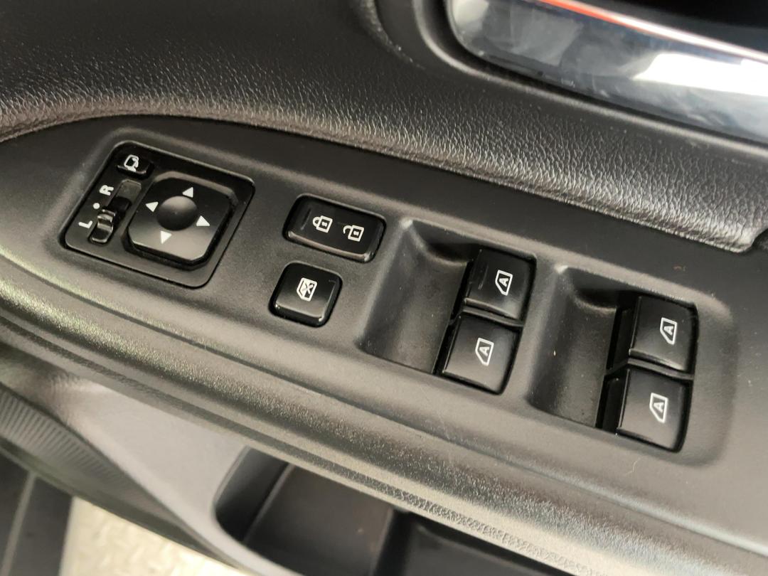 Photo '24' of Mitsubishi Outlander