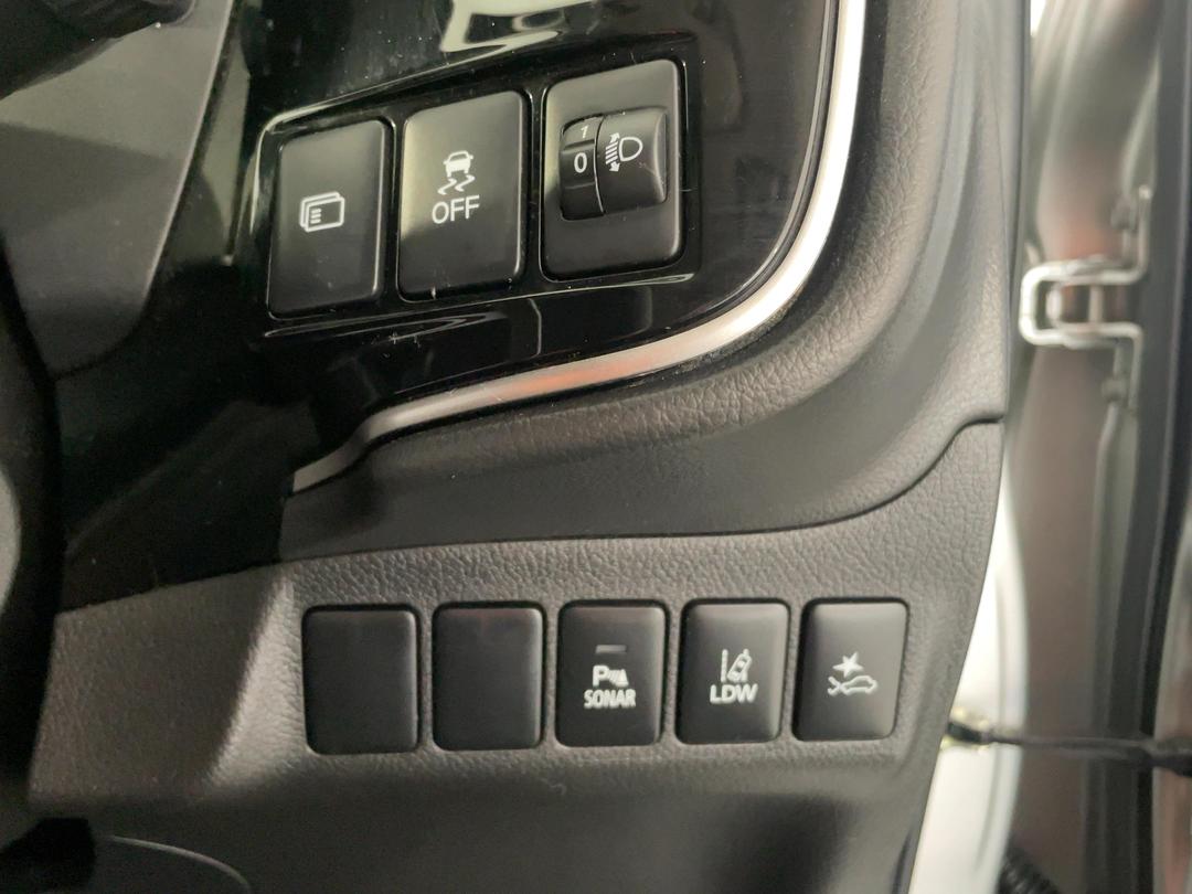 Photo '25' of Mitsubishi Outlander