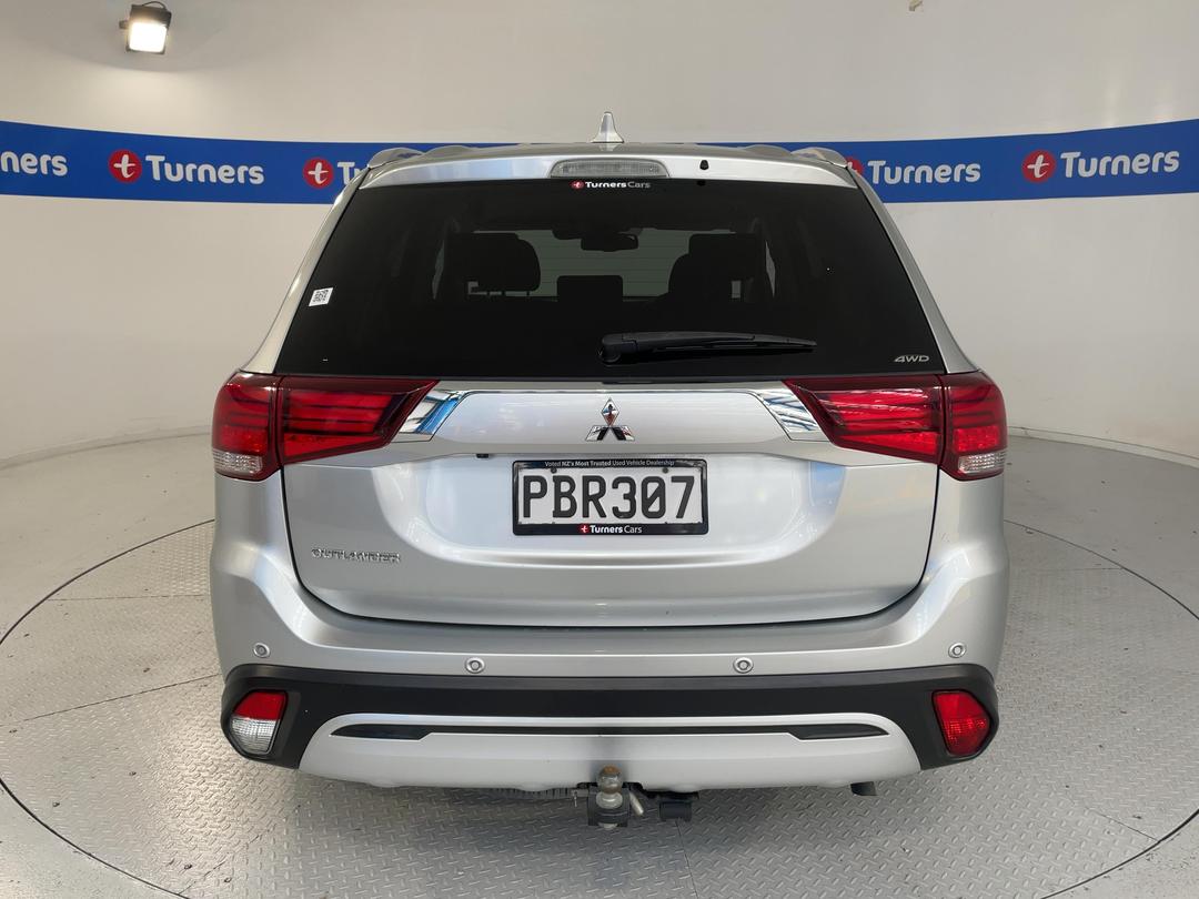 Photo '6' of Mitsubishi Outlander