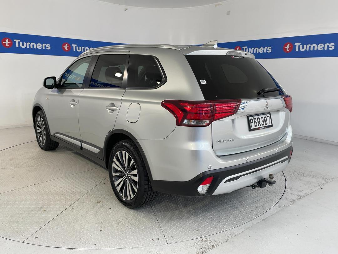 Photo '5' of Mitsubishi Outlander