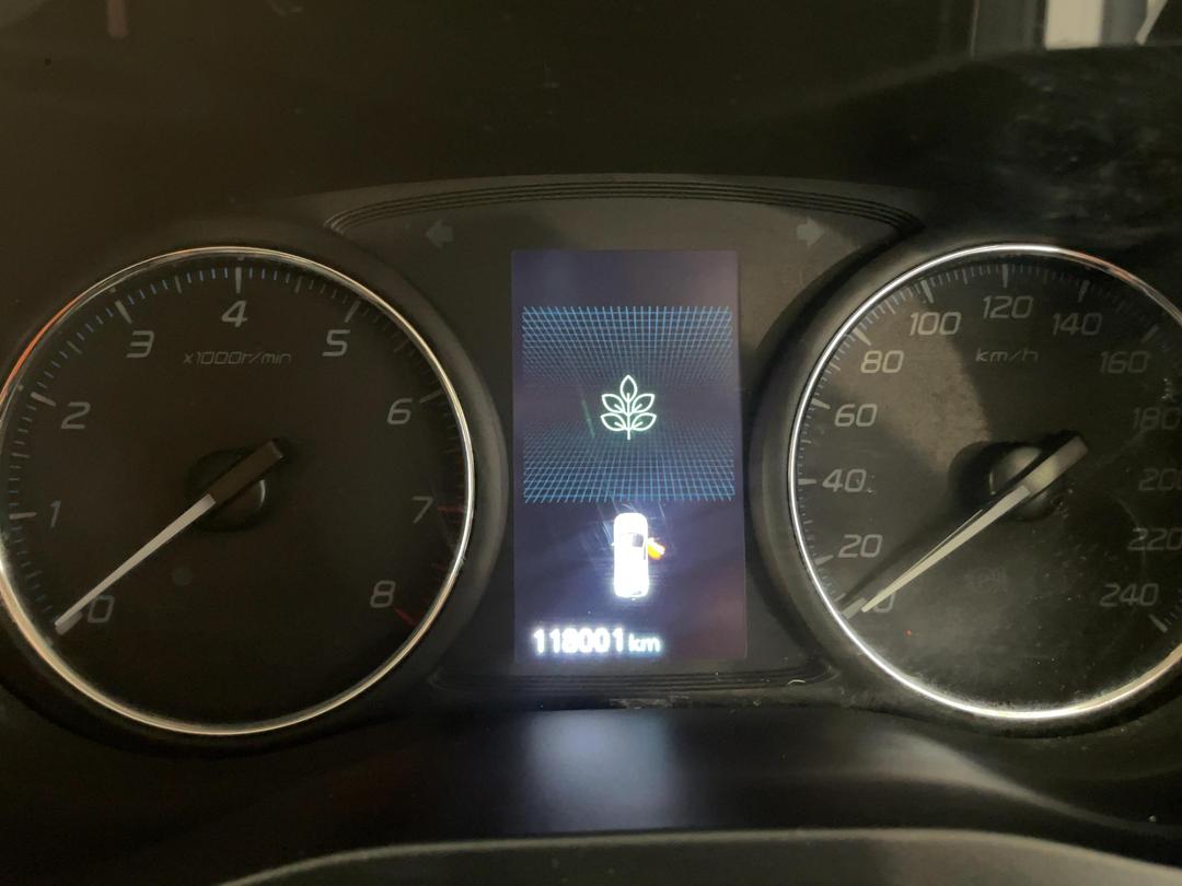 Photo '21' of Mitsubishi Outlander