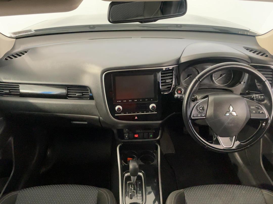 Photo '17' of Mitsubishi Outlander