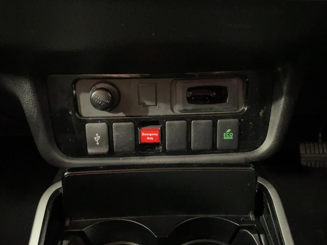 Photo '24' of Mitsubishi Outlander
