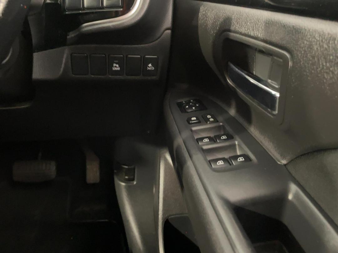 Photo '26' of Mitsubishi Outlander