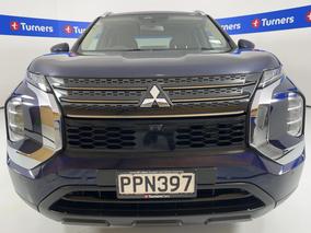 Photo '2' of Mitsubishi Outlander