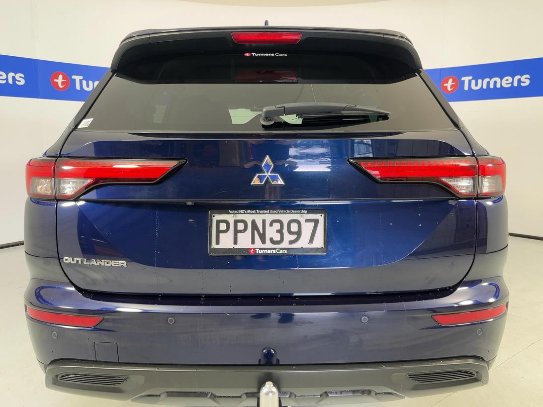 Photo '6' of Mitsubishi Outlander