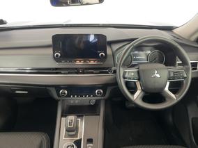 Photo '17' of Mitsubishi Outlander