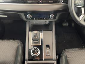 Photo '18' of Mitsubishi Outlander