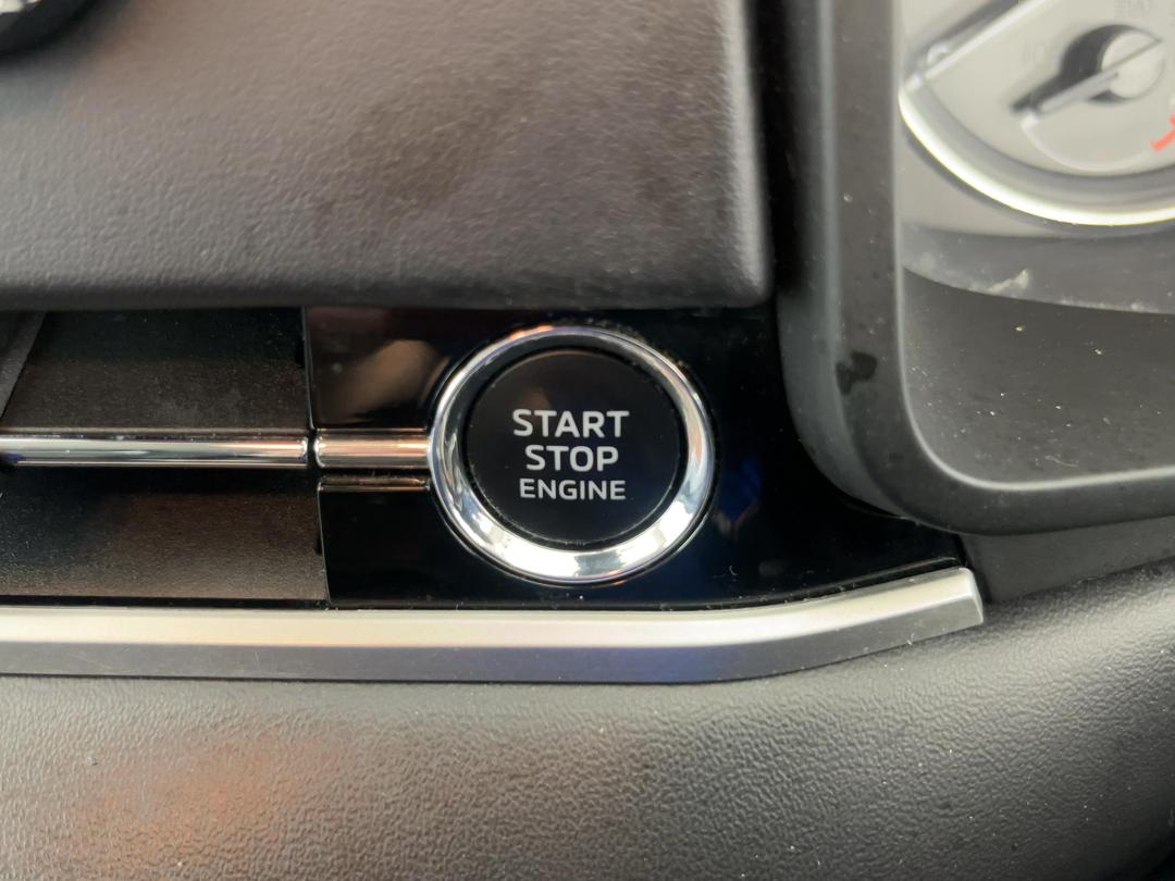 Photo '23' of Mitsubishi Outlander