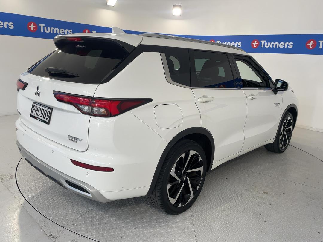 Photo '7' of Mitsubishi Outlander