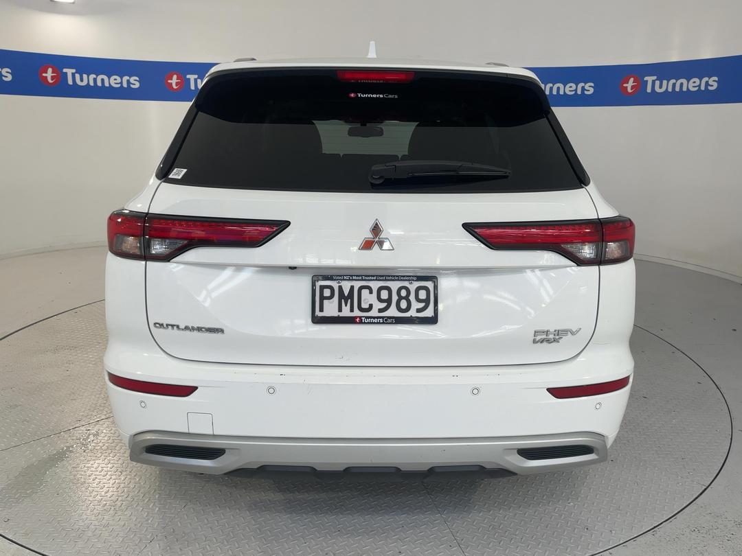 Photo '6' of Mitsubishi Outlander