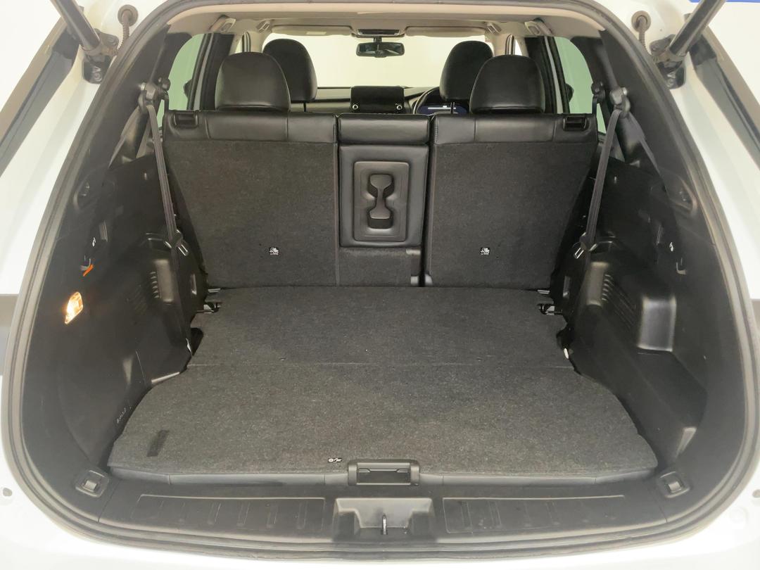Photo '14' of Mitsubishi Outlander