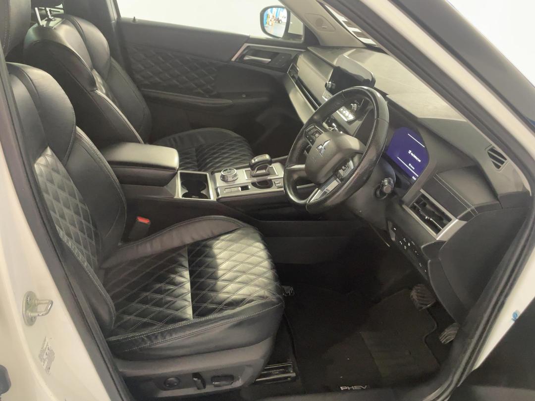 Photo '16' of Mitsubishi Outlander