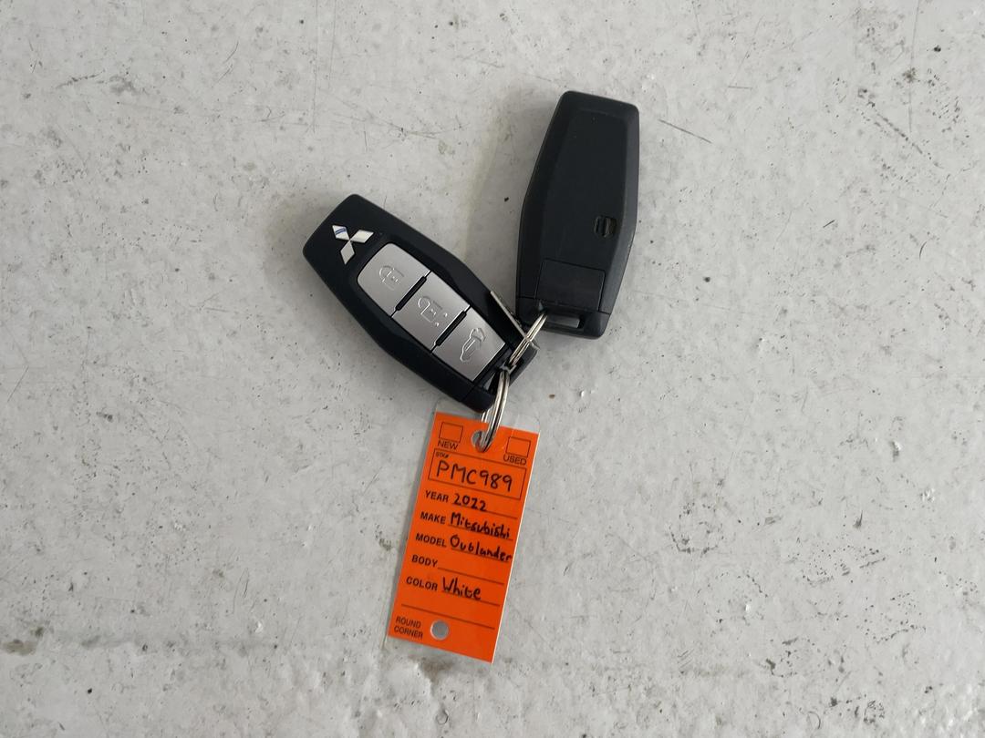 Photo '22' of Mitsubishi Outlander