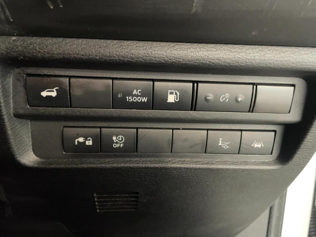 Photo '24' of Mitsubishi Outlander