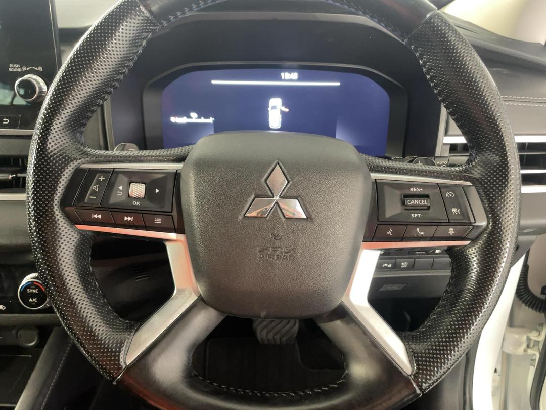 Photo '27' of Mitsubishi Outlander